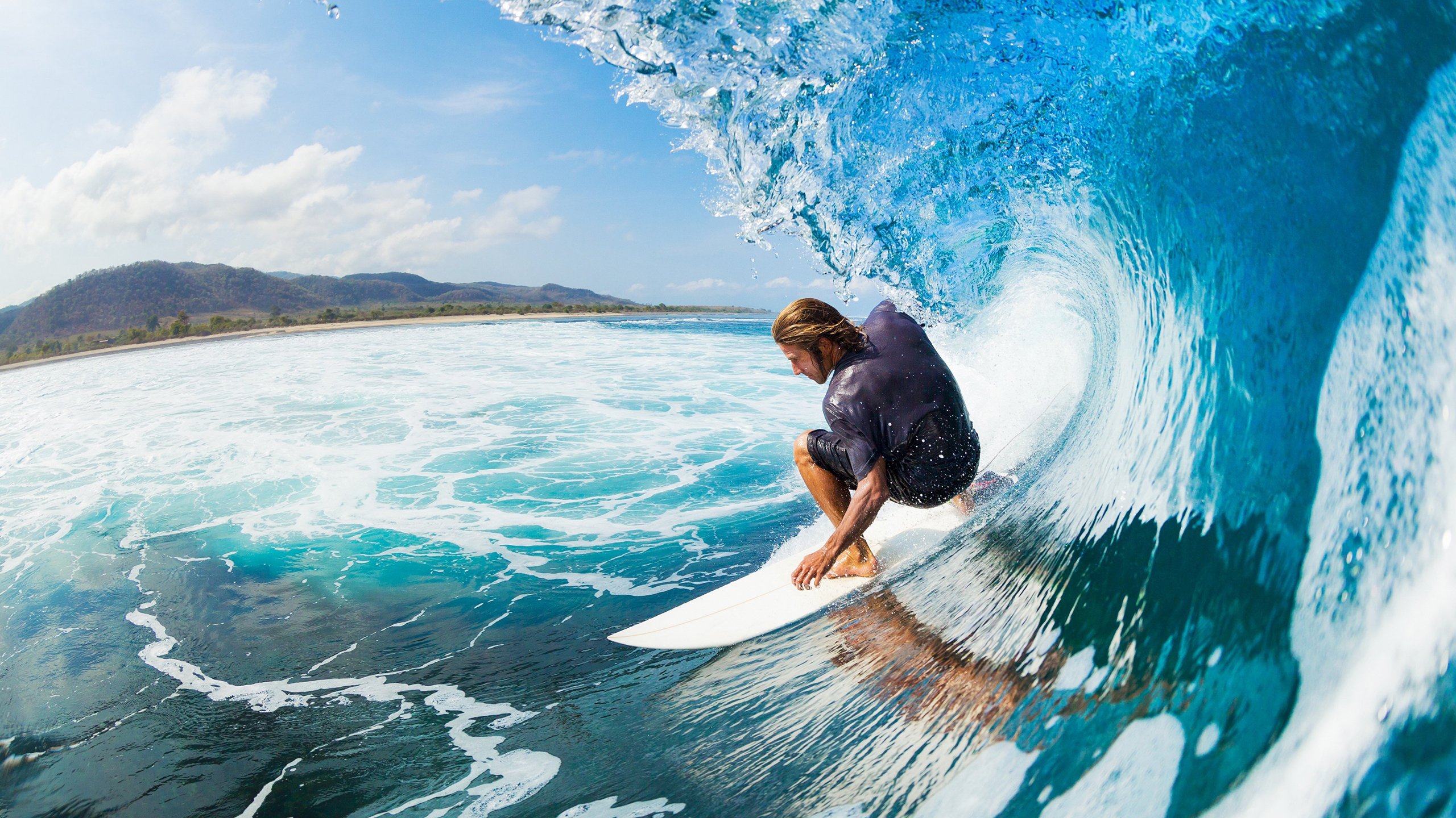 新疆队鏖战雄鹿，哈登带队取胜